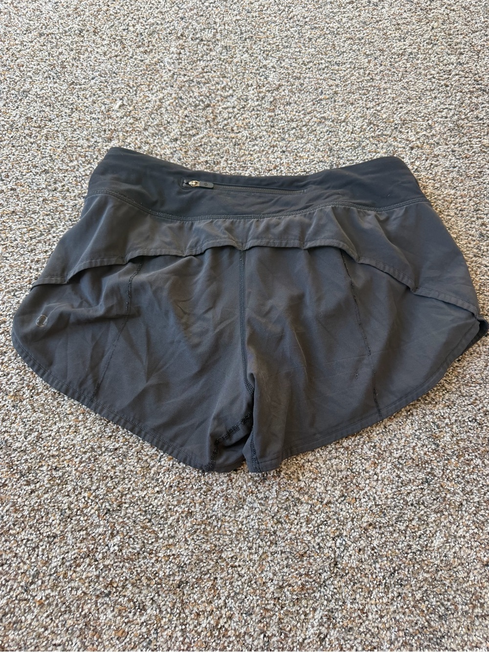 Lululemon Run Speed Short Ruffle Black W7186S 2011 2.5" Running Shorts - Picture 4 of 5